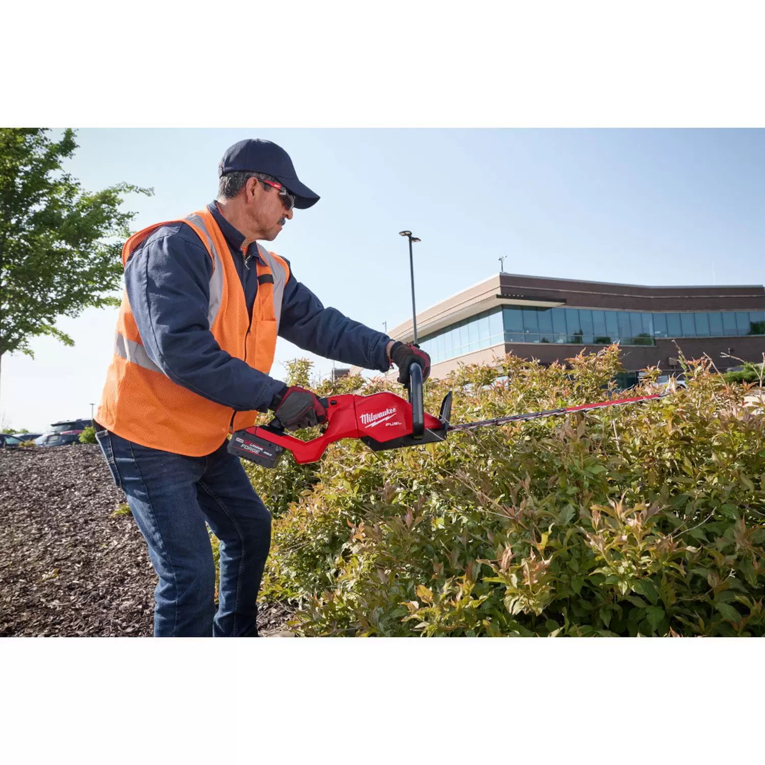 Milwaukee 3034-20 M18 FUEL 30" Hedge Trimmer - Tool Only